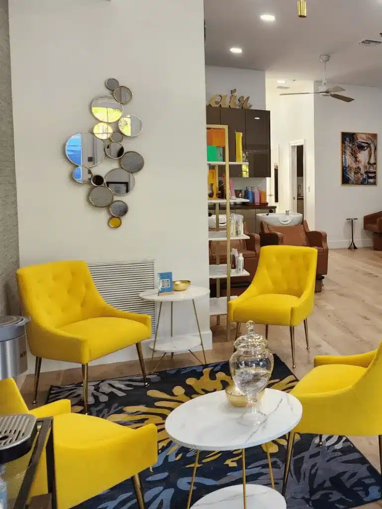 Salon221_Interior_01_Waiting_Area